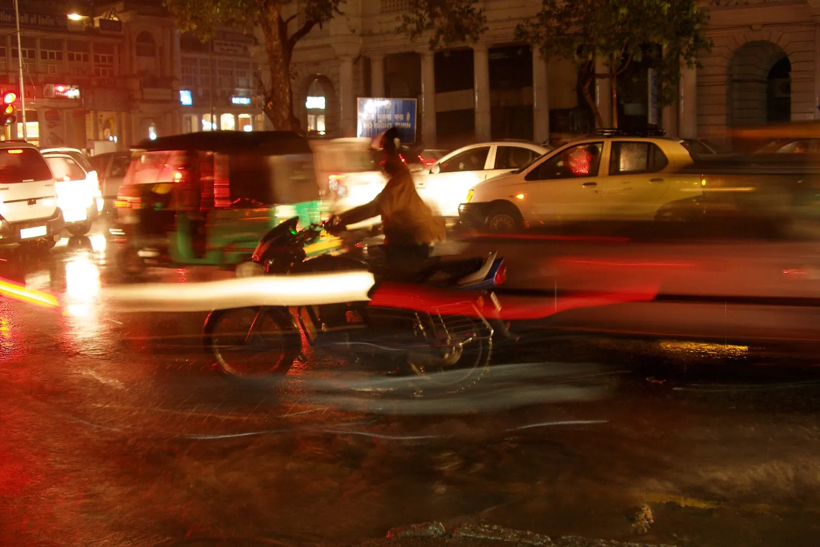 Evening traffic in Connaught Place, New Delhi